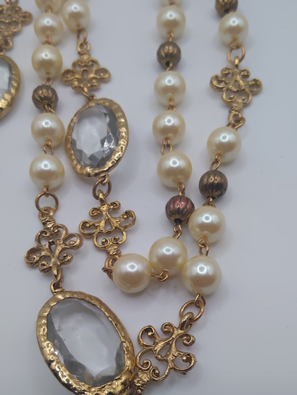 Carol Dauplaise Glass Pearl Gold Tone And Glass Beaded Necklace Vintage - Picture 3 of 8
